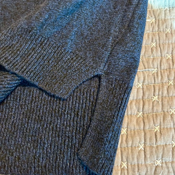 Banana Republic Women’s Merino Wool Blend Sweater w/ Zippers Size M Navy - Picture 4 of 7